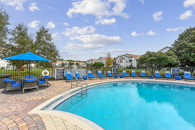Exterior - Pool (5) - Halston World Gateway Apartment Homes