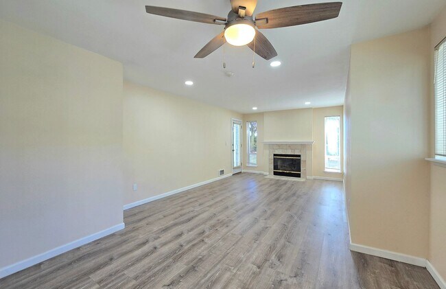Foto del edificio - 2 Bedroom Condo In Lynnwood Available Now