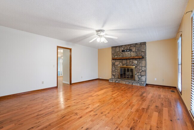Building Photo - 143 Stone Mill Ln NW