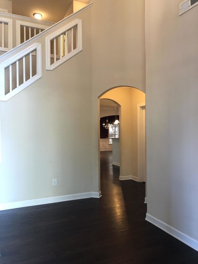 Building Photo - 260 Mimosa Dr