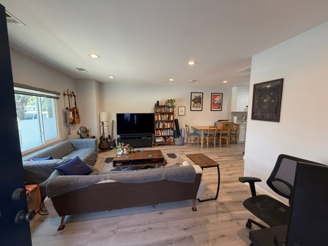 Living room - 713 S Columbus Ave