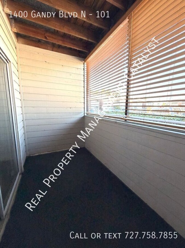 Foto del edificio - 1400 Gandy Blvd N