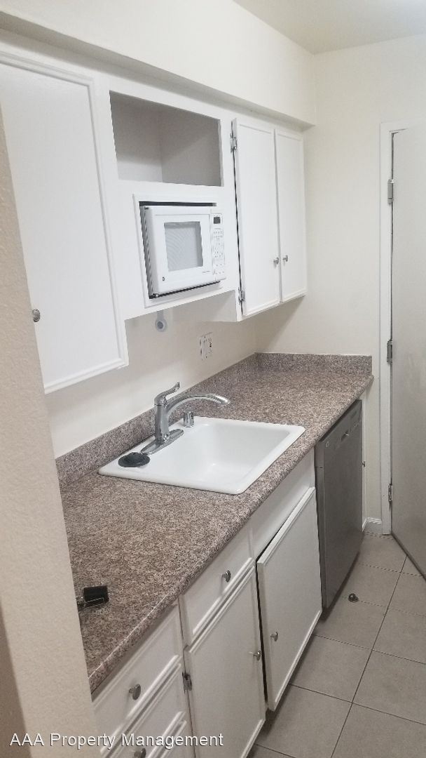 2 br, 1.5 bath House 1031 Mohr Lane Unit C House Rental in Concord