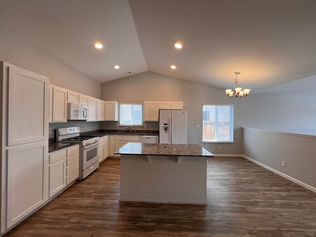 Building Photo - Newer 3-bedroom home in Sundance subdivisi...