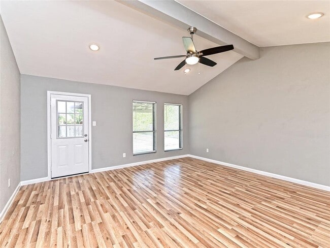 Foto del edificio - 4004 Jaffna Cove