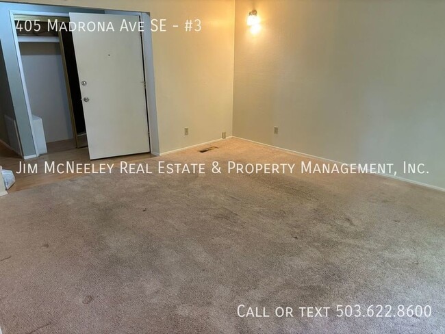 Foto del edificio - Cute Two Bedroom Condo in Salem near Berge...