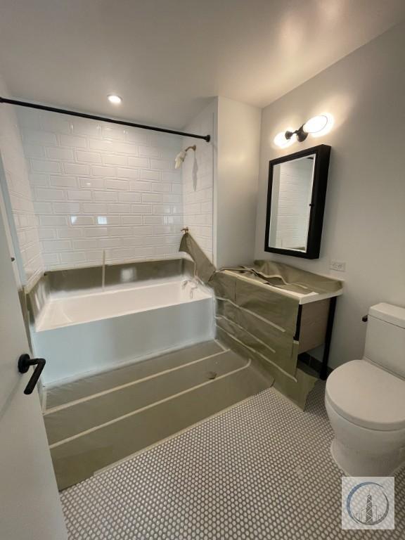 Building Photo - 1 bedroom in LONG ISLAND CITY NY 11101
