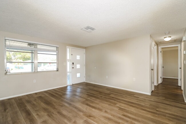 Building Photo - 6226 9th Ave