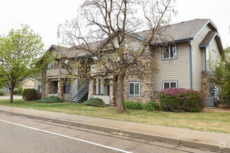 Building Photo - 355 Buffalo Dr