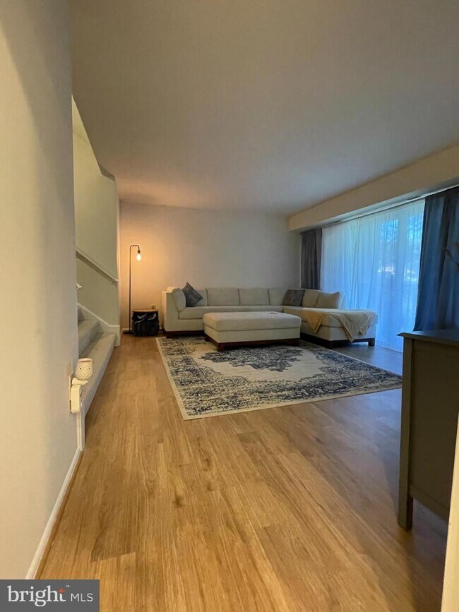 Foto del edificio - 14450 Parkvale Rd