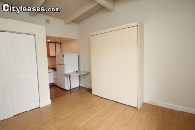 Building Photo - 1300 N Walnut St