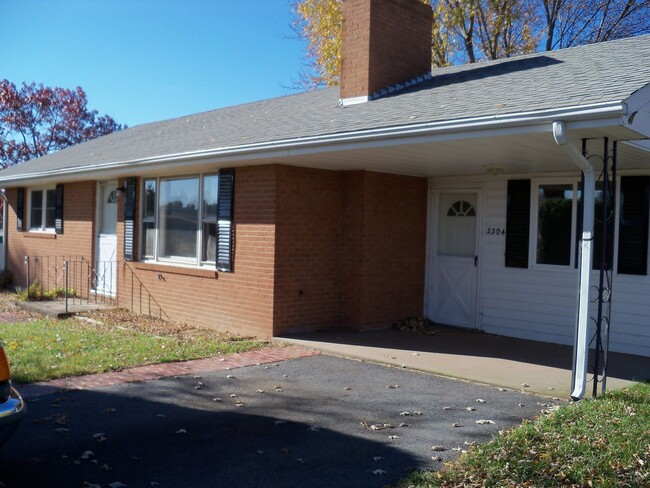 Building Photo - 2 Bedroom 1 Bathroom Single Family Home