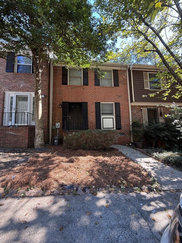 Primary Photo - Tastefully renovated townhome with new har...