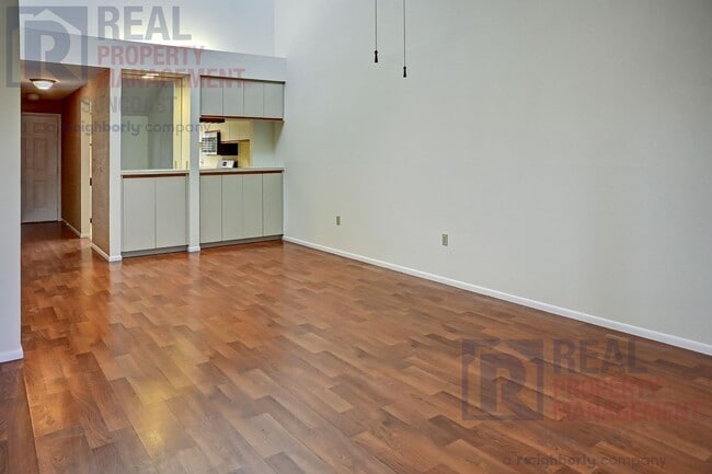 Foto del edificio - 251 Fenwick Dr