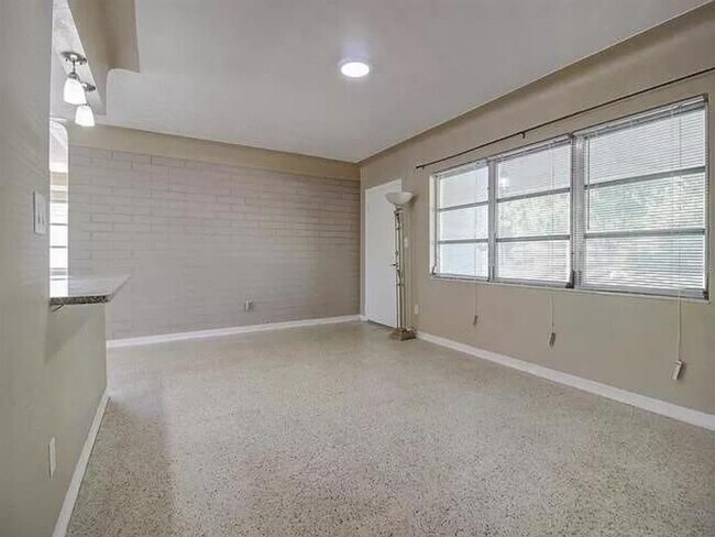 Foto del edificio - 5286 28th Ave N