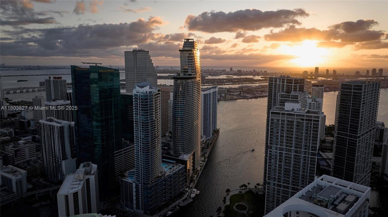 Foto principal - 300 Biscayne Blvd Way