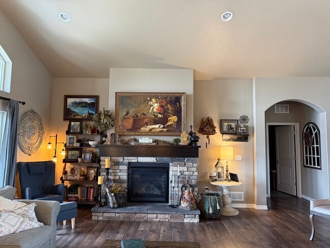 Foto del edificio - 5491 Paddington Creek Pl