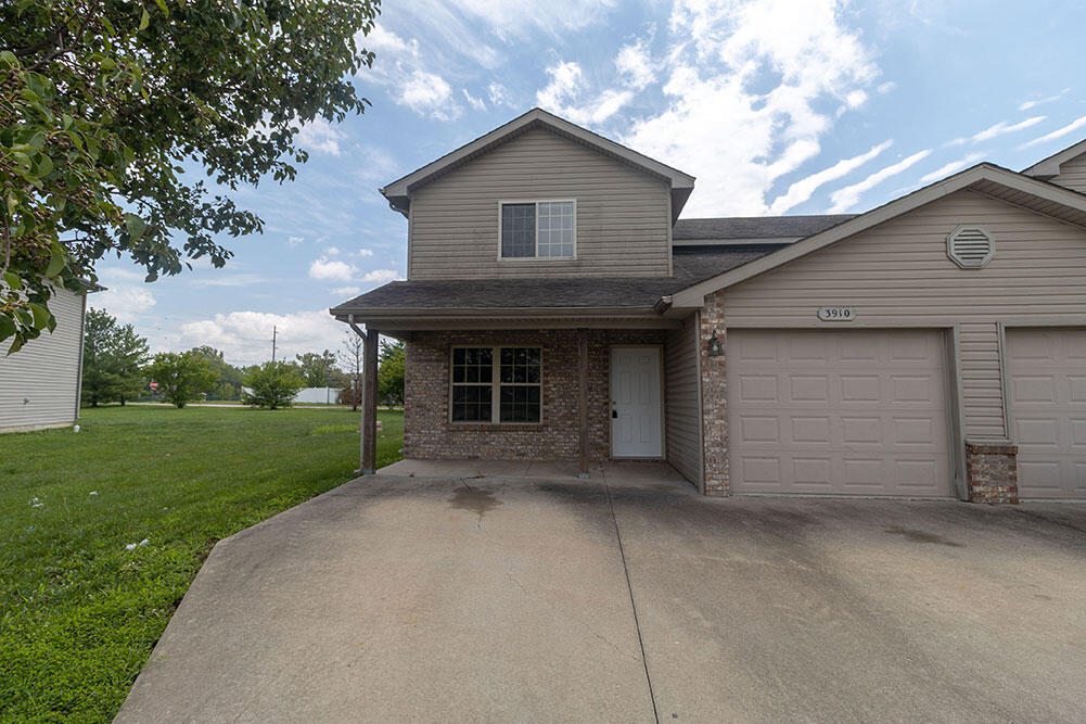 Primary Photo - 3910 Snowy Owl Dr