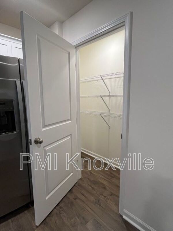 Foto del edificio - 9473 River Cane Rd