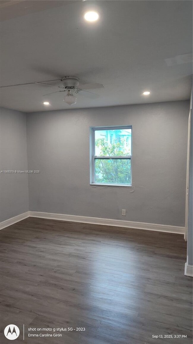 Foto del edificio - 849 W 2nd St