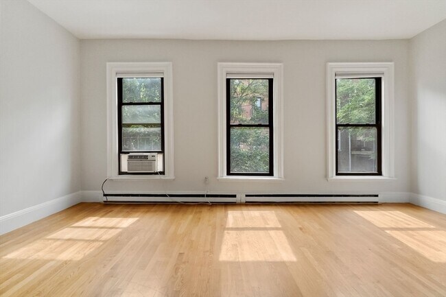 Foto del edificio - 182 W Brookline St