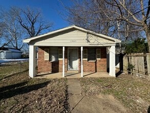 Building Photo - 1305 Adelaide St