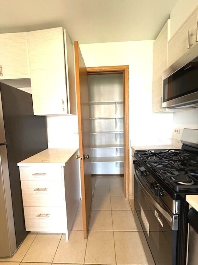 Foto del edificio - Beautiful 2 bedroom 2 Bathroom townhome