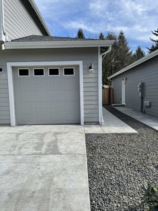 Building Photo - 6924 Liberty Ln