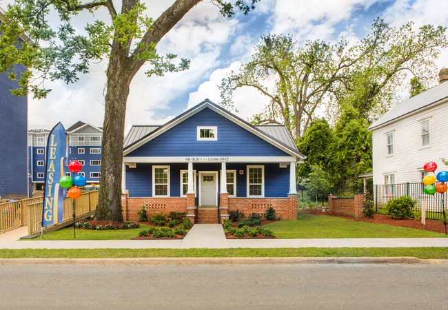 Foto del edificio - Casanas Village At Frenchtown Square