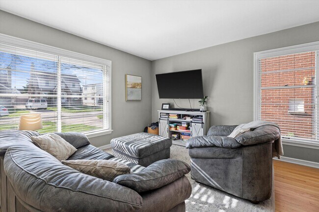 Sala de estar - 2028 N 86th St