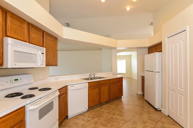 Foto del edificio - 30629 Midtown Ct