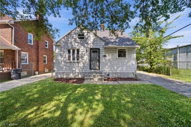 Photo - 4068 E 155th St (Cleveland, OH) House