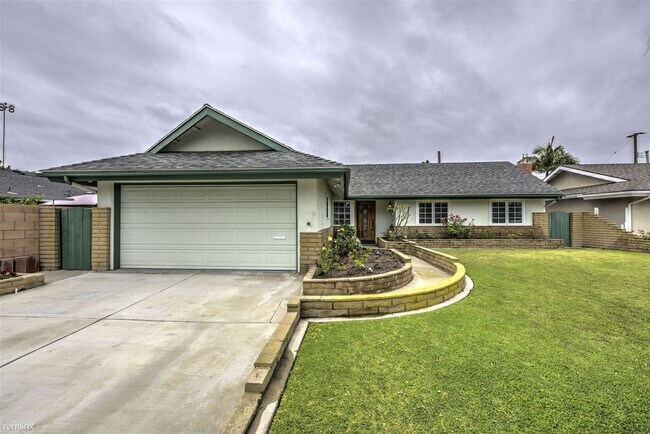 Building Photo - 4 br, 2 bath House - 5601 Middlecoff Drive