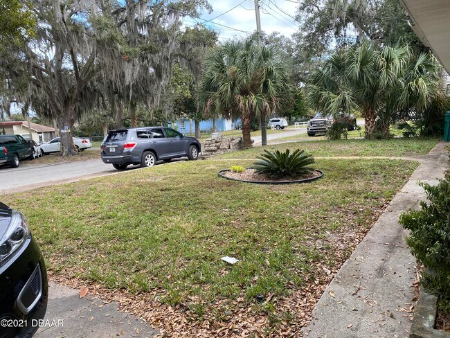 Foto del edificio - 420 Miriam Ave