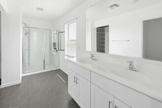 Building Photo - 6815 W Encinas Ln