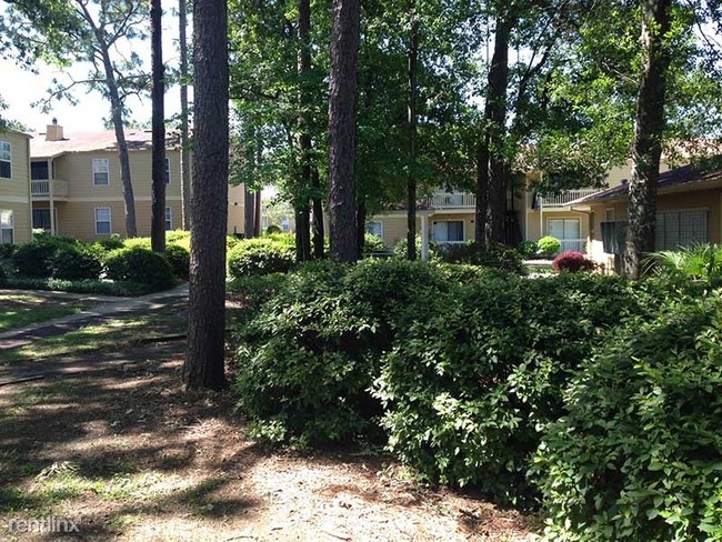 Foto del edificio - 1663 Hillcrest Rd
