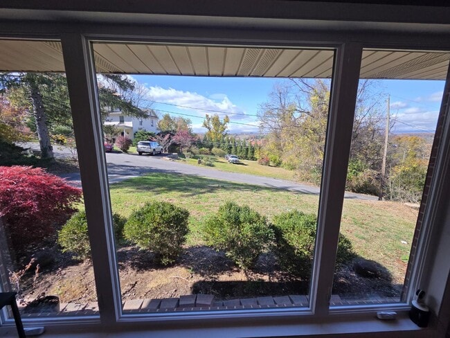 Building Photo - 100 9th Ave