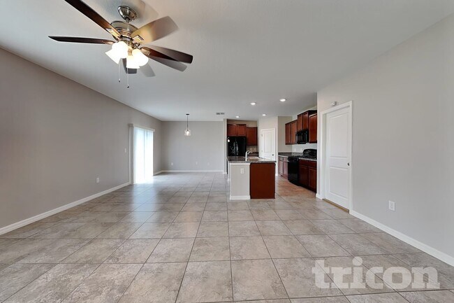 Building Photo - 4906 White Chicory Dr