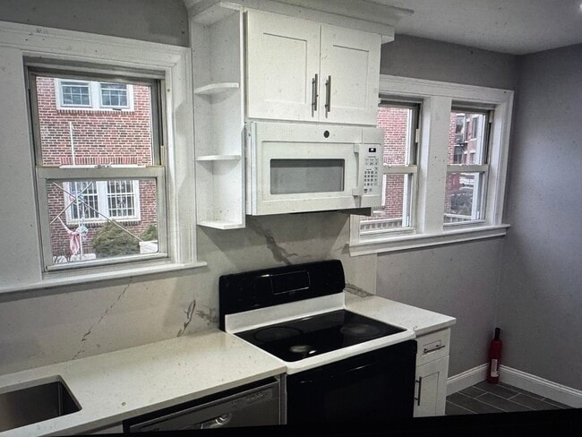 Building Photo - 113 Lanark Rd