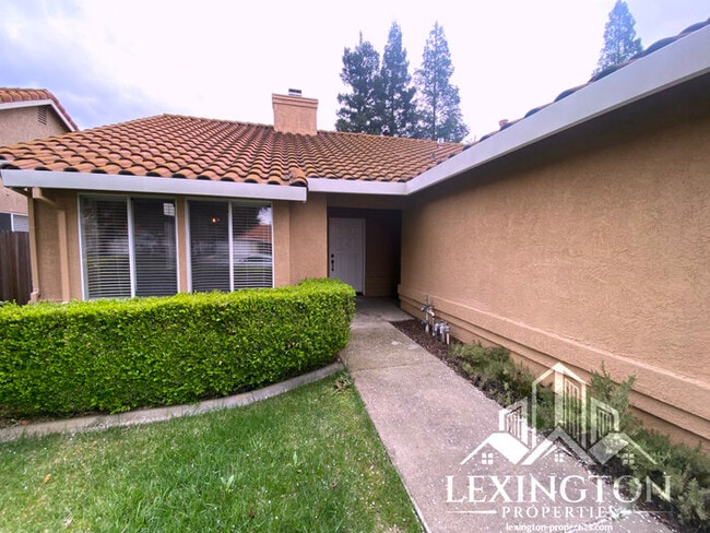 Building Photo - Lovely Updated, 3BD/2BA Home Available in Rocklin, off Stanford Ranch Rd. near Breen Park!