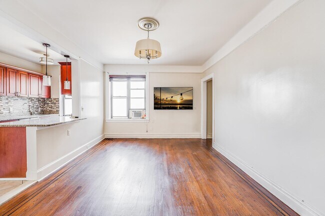 Foto del edificio - 131 Kensington Ave