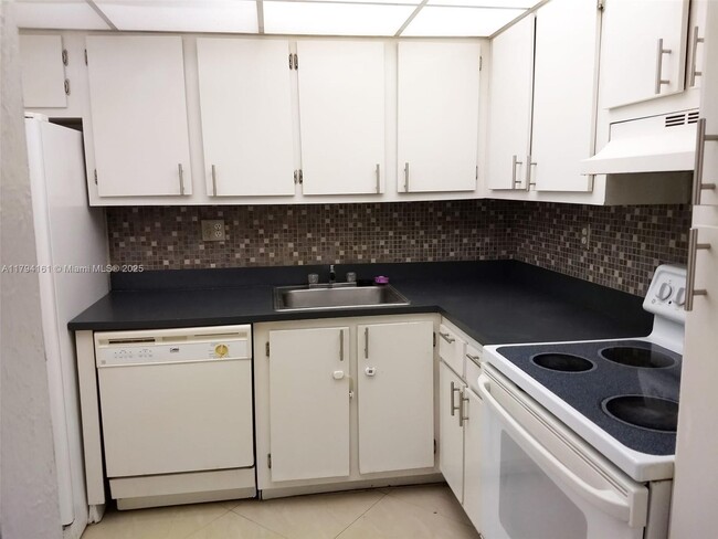 Foto del edificio - 4394 NW 9th Ave