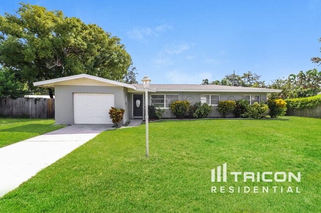 Building Photo - 1369 Windsor Dr