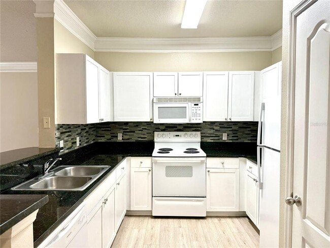 Foto del edificio - 8842 Villa View Cir