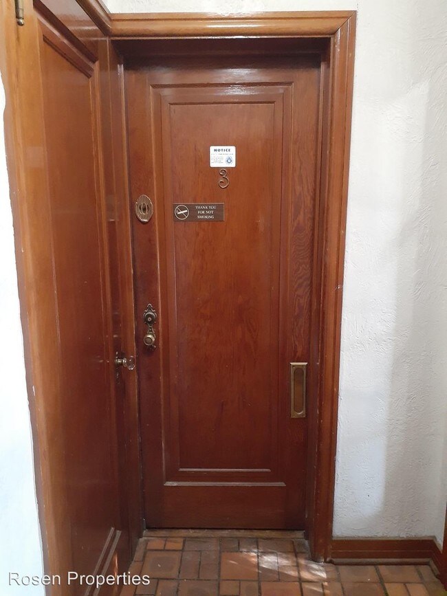 Foto del edificio - 4355 Batavia Pl