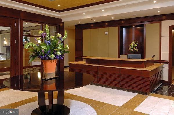 Foto del edificio - 888 N Quincy St