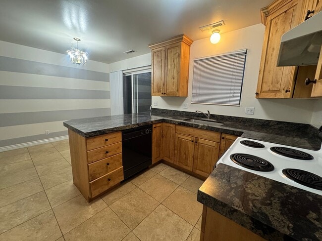 Foto del edificio - Beautiful 2 bedroom duplex for rent in Cottonwood Heights!