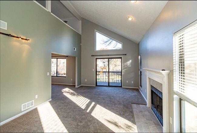 Living Area - 9412 Hunters Creek Dr Townhome