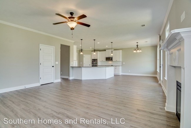 Building Photo - 5 br, 3 bath House - 8669 Crenshaw Drive