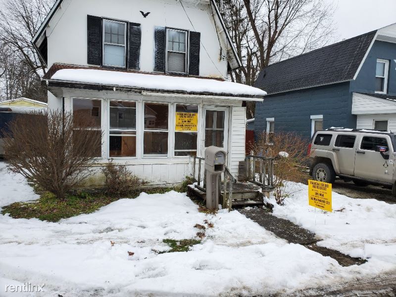 Foto principal - 3 br, 1 bath House - 12 Hunter Ave A Unit A